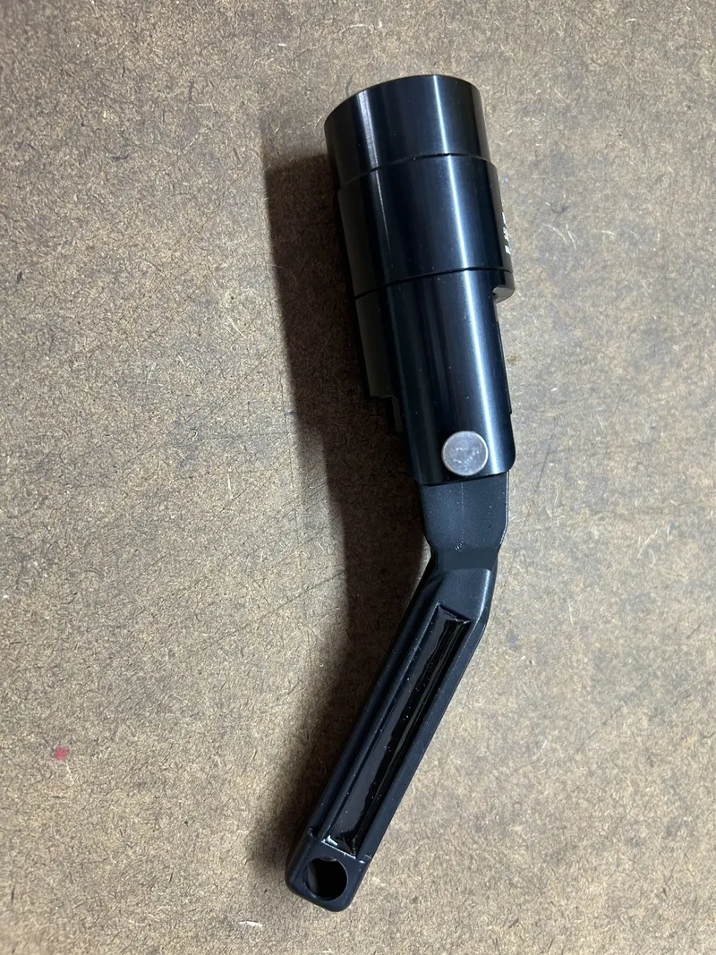 Complete quick-clamping fixture used for stainless tube leak testing